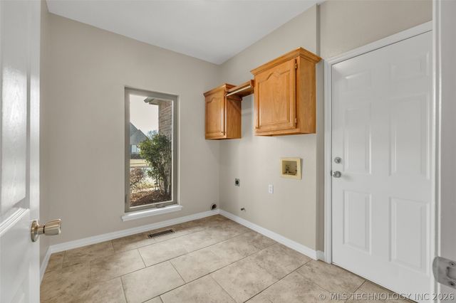 1700 W Lincoln Street, Broken Arrow, OK 74012