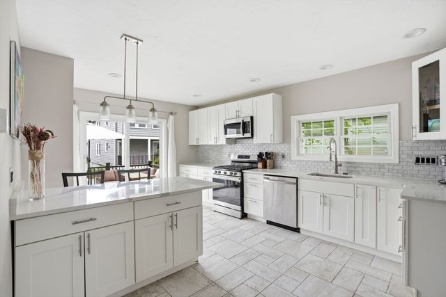 11 Sherbrook St, Boston, MA 02132