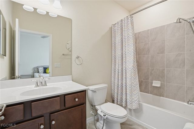 4025 E Hampton CIR, Alva, FL 33920