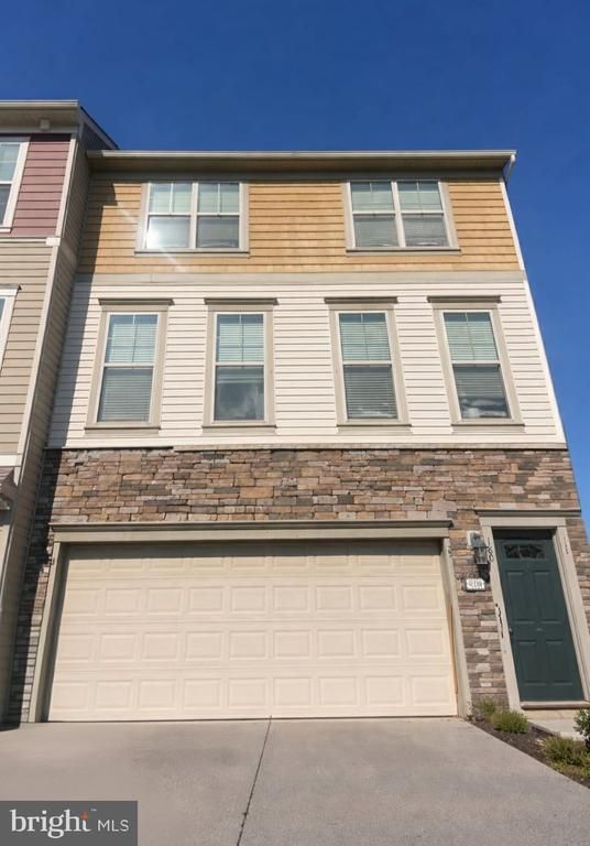 180 ROYAL CT, Warrenton, VA 20186