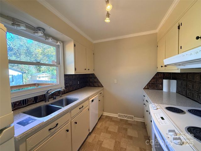 5315 Ruth Drive, Charlotte, NC 28215