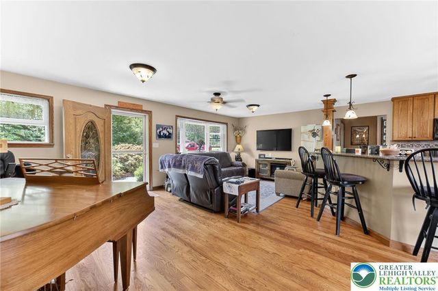 1433 Flint Hill Road, Upper Saucon Twp, PA 18036