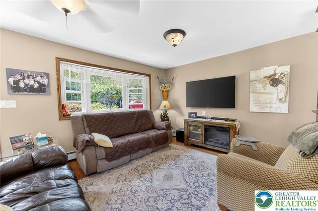 1433 Flint Hill Road, Upper Saucon Twp, PA 18036