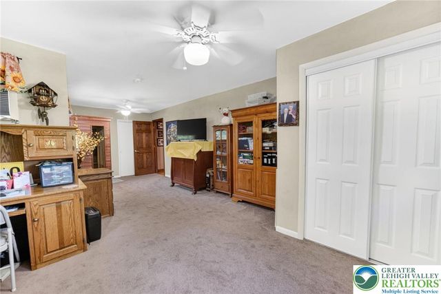 1433 Flint Hill Road, Upper Saucon Twp, PA 18036