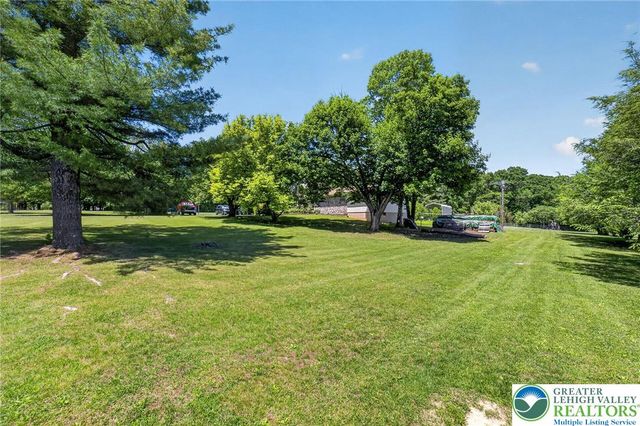 1433 Flint Hill Road, Upper Saucon Twp, PA 18036