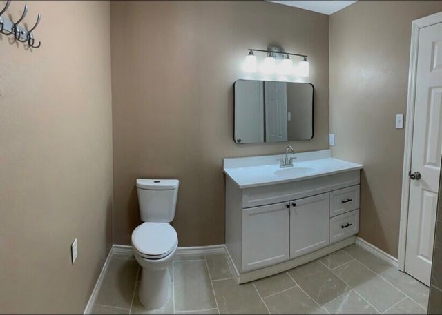 1505 Packsaddle Lane, Baytown, TX 77521