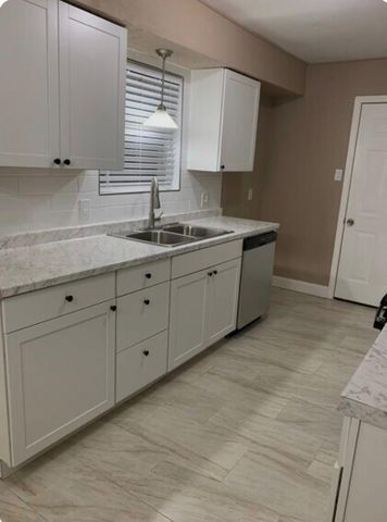 1505 Packsaddle Lane, Baytown, TX 77521