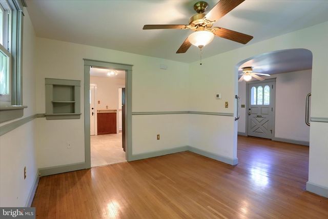 117 WILLOW RD, Harrisburg, PA 17109