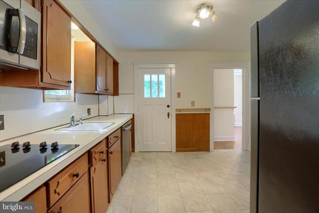 117 WILLOW RD, Harrisburg, PA 17109