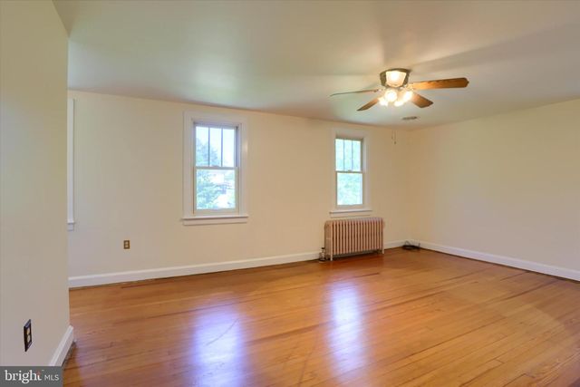 117 WILLOW RD, Harrisburg, PA 17109