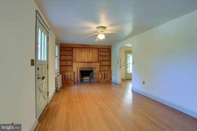 117 WILLOW RD, Harrisburg, PA 17109