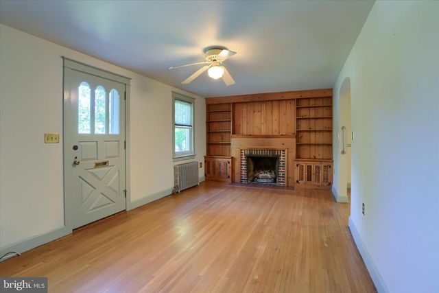 117 WILLOW RD, Harrisburg, PA 17109