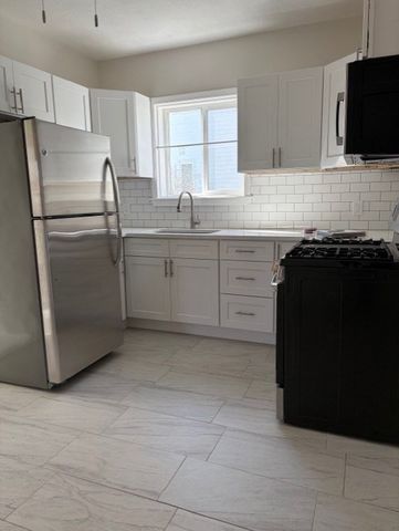 13 Orchard 1, East Providence, RI 02914