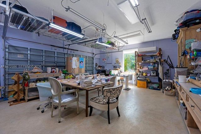 1615 NE 196th St, Miami, FL 33179