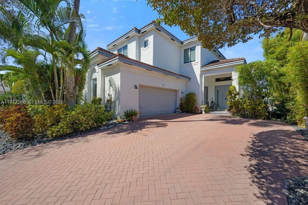 1615 NE 196th St, Miami, FL 33179