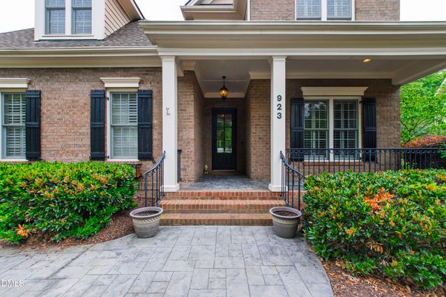 923 Dominion Hill Drive, Cary, NC 27519