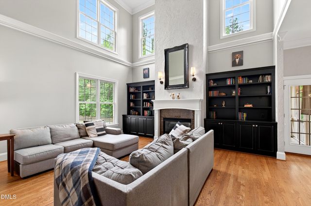 923 Dominion Hill Drive, Cary, NC 27519