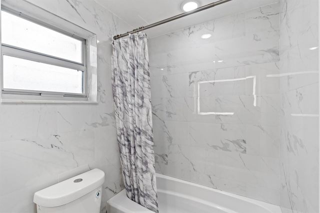 12805 NW 6th Avenue, North Miami, FL 33168