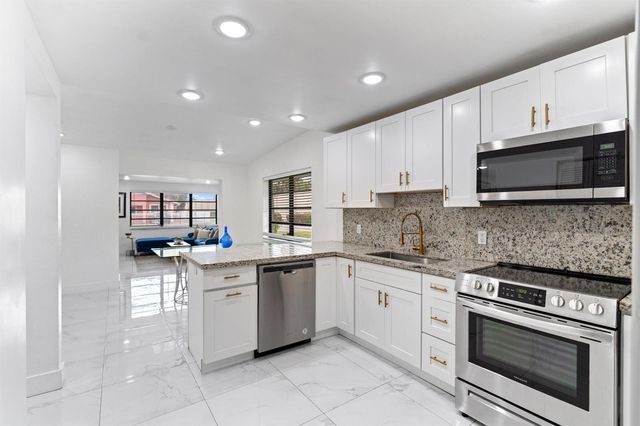 12805 NW 6th Avenue, North Miami, FL 33168