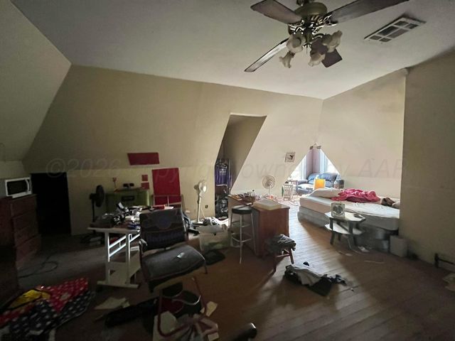 510 NW Avenue D, Childress, TX 79201