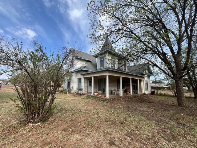 510 NW Avenue D, Childress, TX 79201
