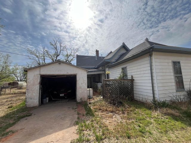 510 NW Avenue D, Childress, TX 79201