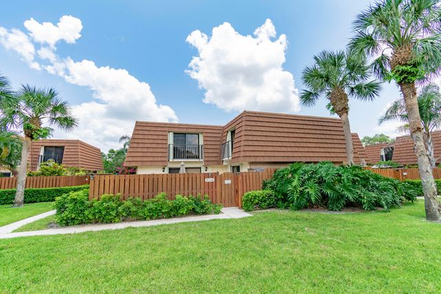 2410 24th Court, Jupiter, FL 33477