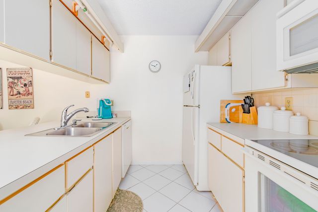 2410 24th Court, Jupiter, FL 33477