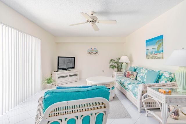 2410 24th Court, Jupiter, FL 33477