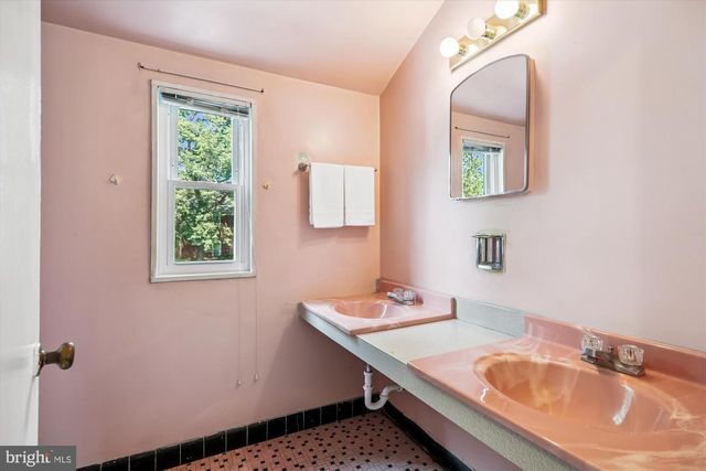 9507 ADELPHI RD, Silver Spring, MD 20903