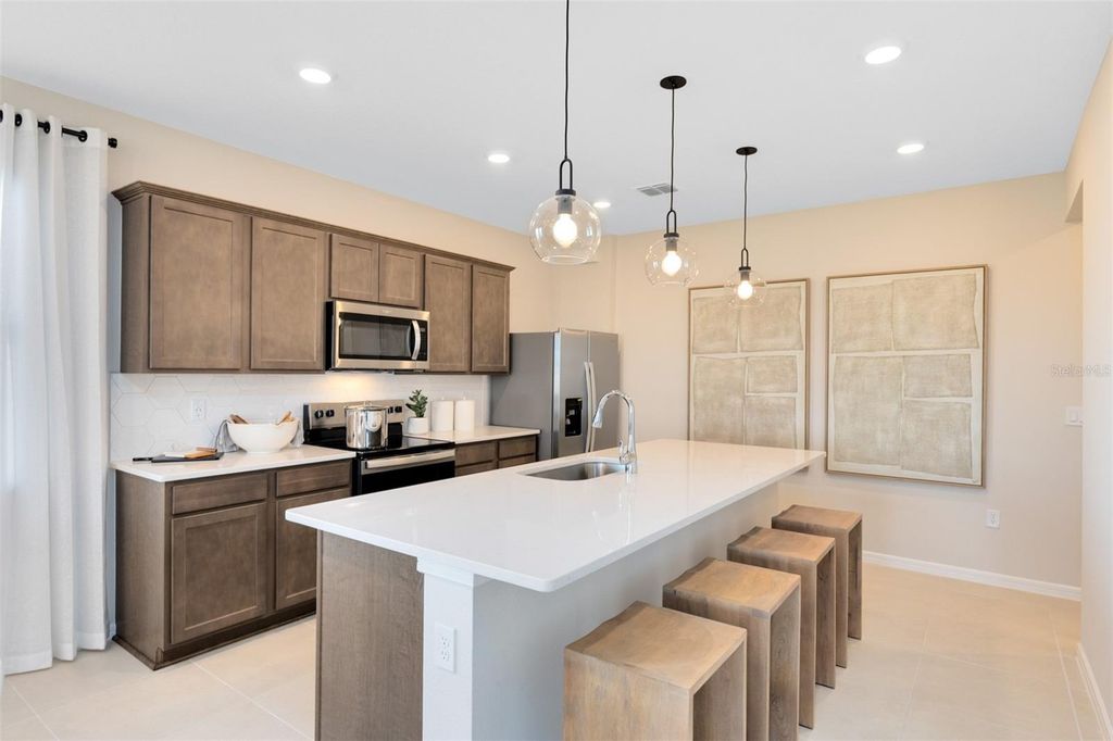 Image 11 of property listing at 10602 EVENING STAR STREET, Orlando, FL 32829