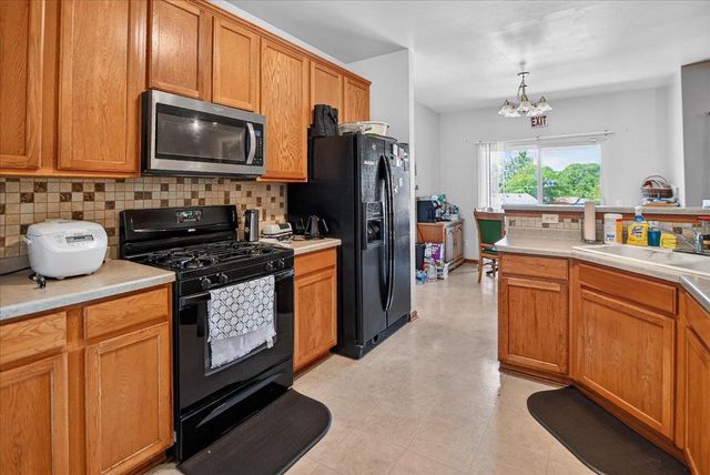 5150 Crescent Oaks Drive, Madison, WI 53704