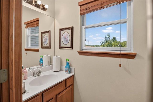 5150 Crescent Oaks Drive, Madison, WI 53704