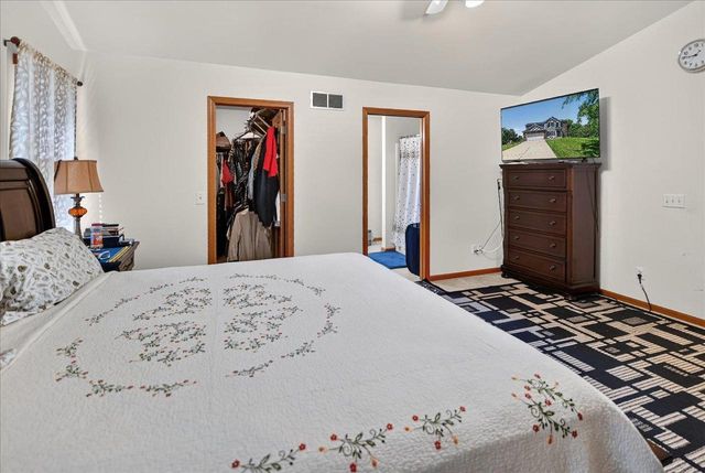 5150 Crescent Oaks Drive, Madison, WI 53704