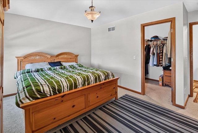5150 Crescent Oaks Drive, Madison, WI 53704