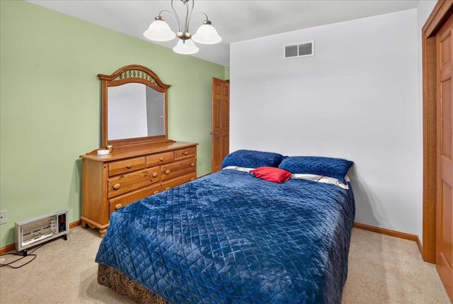5150 Crescent Oaks Drive, Madison, WI 53704