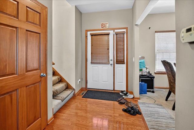 5150 Crescent Oaks Drive, Madison, WI 53704