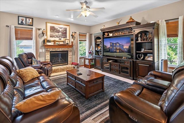 5150 Crescent Oaks Drive, Madison, WI 53704