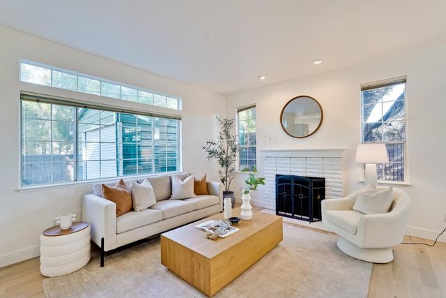 827 Creekside Place, Santa Clara, CA 95051