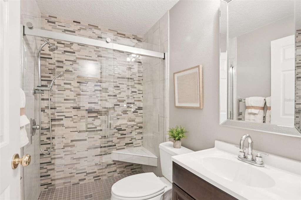 Image 22 of property listing at 4021 FISHERMANS COVE COURT, Lutz, FL 33558