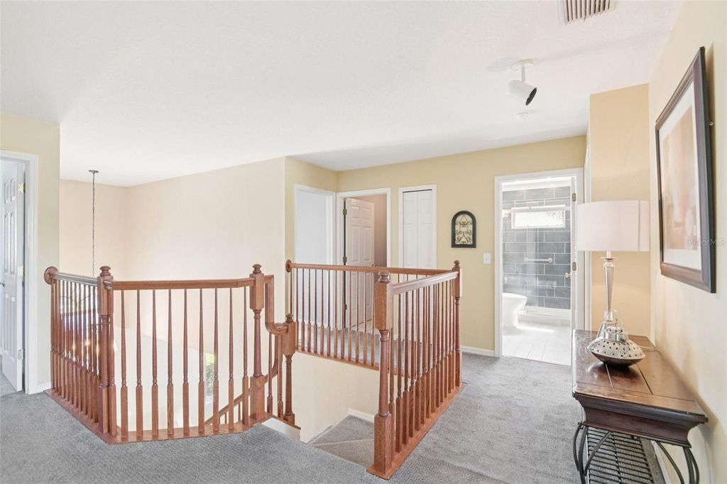 Image 32 of property listing at 4021 FISHERMANS COVE COURT, Lutz, FL 33558