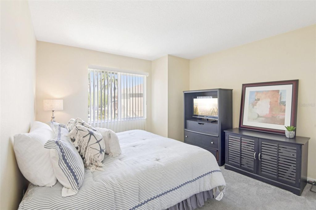 Image 34 of property listing at 4021 FISHERMANS COVE COURT, Lutz, FL 33558