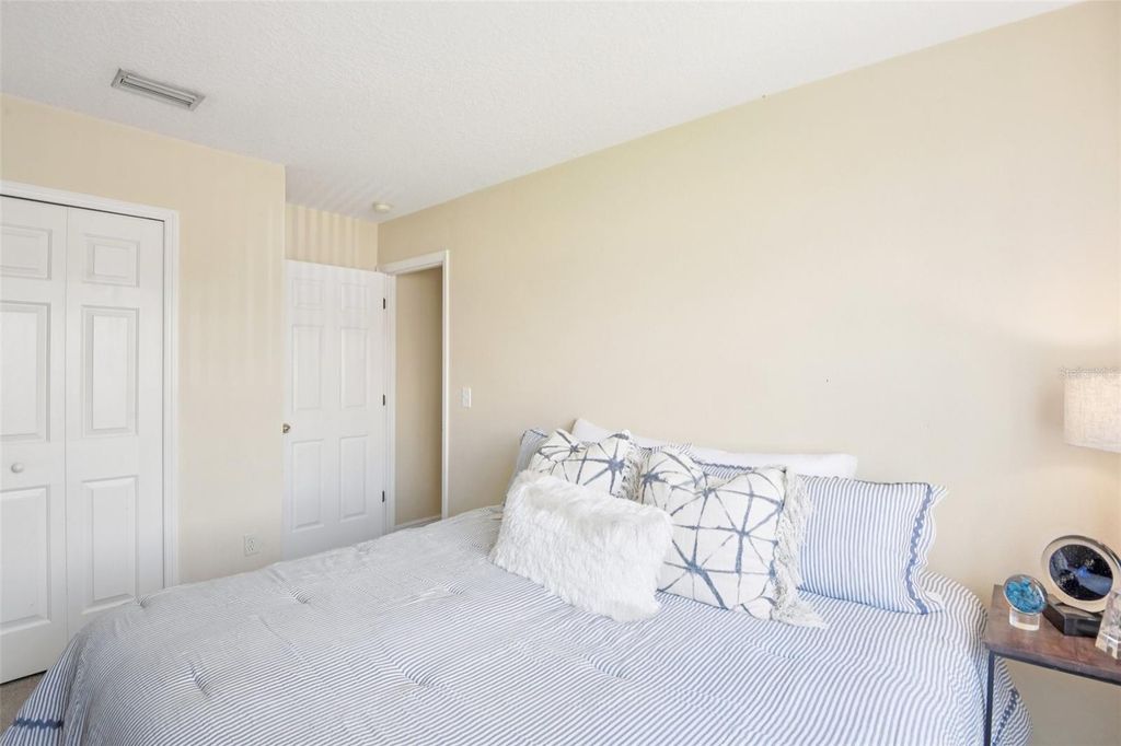 Image 35 of property listing at 4021 FISHERMANS COVE COURT, Lutz, FL 33558