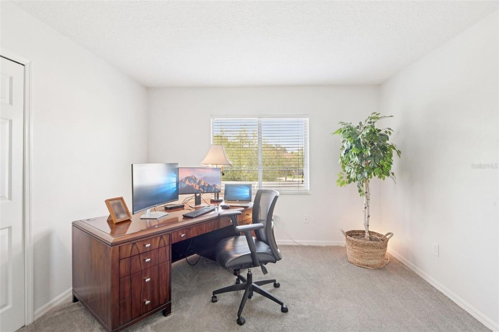 Image 36 of property listing at 4021 FISHERMANS COVE COURT, Lutz, FL 33558