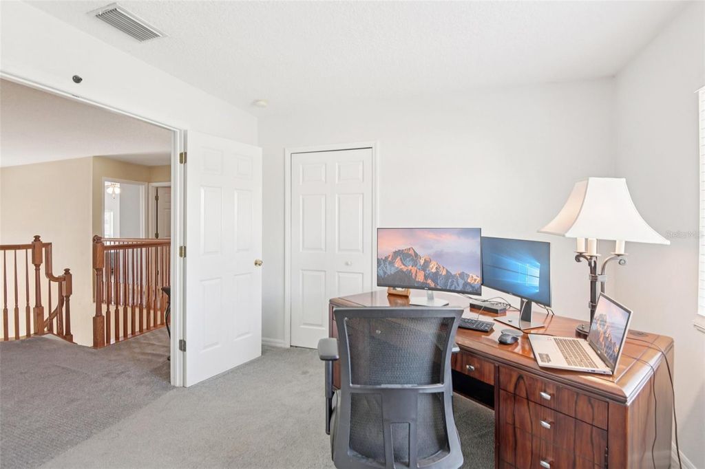 Image 37 of property listing at 4021 FISHERMANS COVE COURT, Lutz, FL 33558