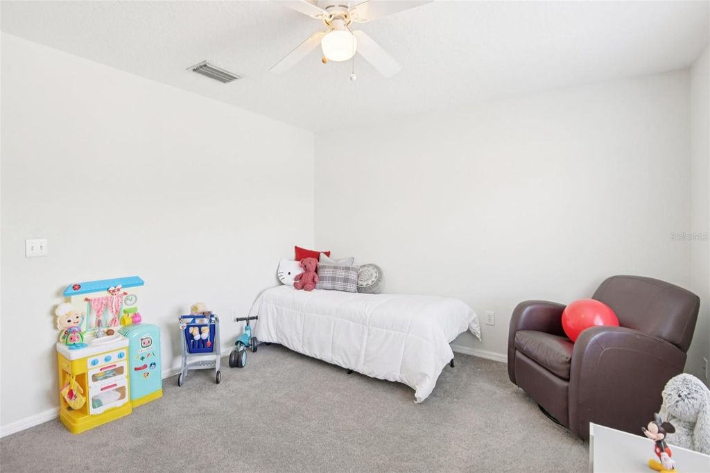 Image 39 of property listing at 4021 FISHERMANS COVE COURT, Lutz, FL 33558