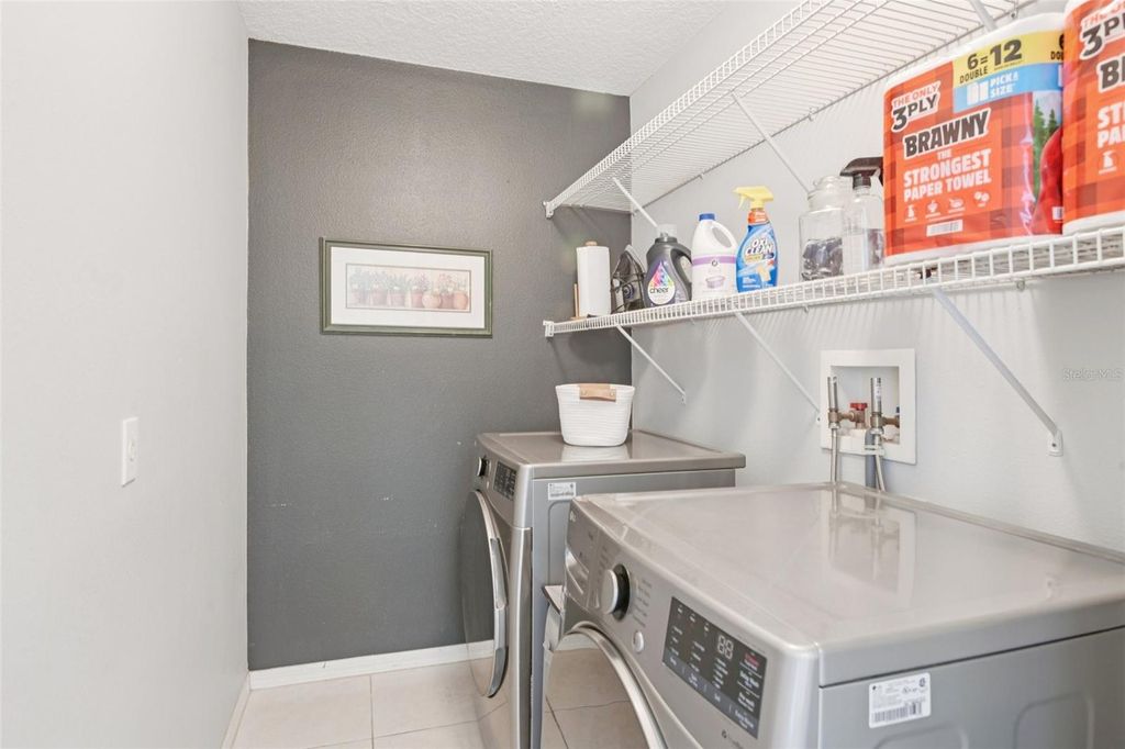 Image 40 of property listing at 4021 FISHERMANS COVE COURT, Lutz, FL 33558