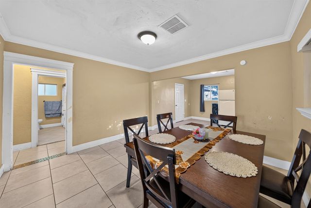4531 E Illinois Avenue, Fresno, CA 93702