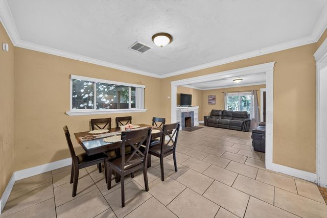4531 E Illinois Avenue, Fresno, CA 93702