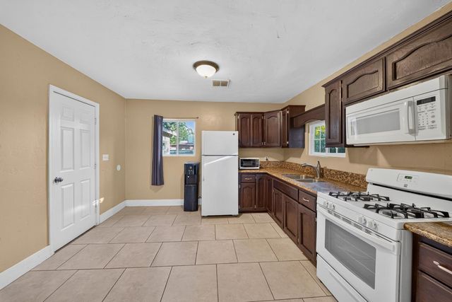 4531 E Illinois Avenue, Fresno, CA 93702